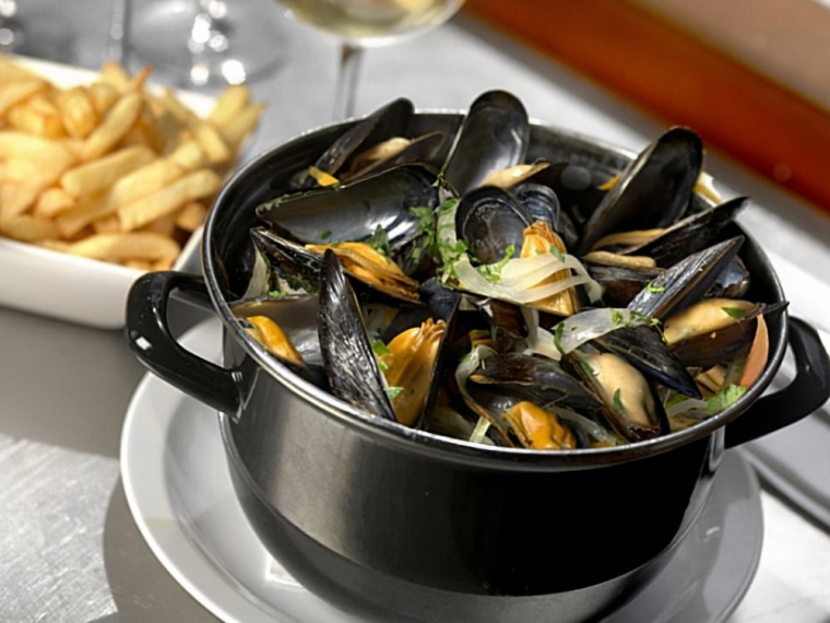 Moules frites, Villers-le-Lac, Hôtel-Restaurant Les Cygnes